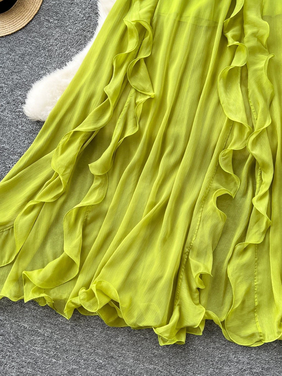 Green Ruffle Spaghetti‑Strap Maxi Dress – Elegant Flowing Design, Sizes S–L
