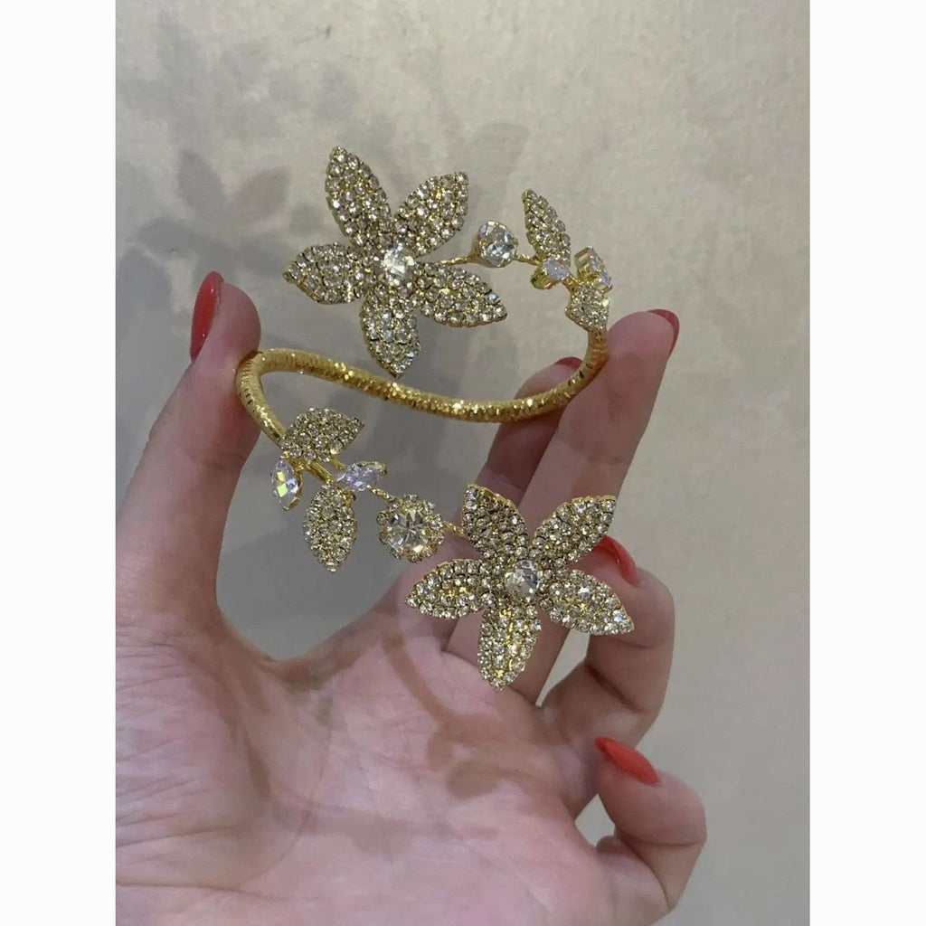 Gold Floral Crystal Bracelet – Multi‑Flower Sparkling Design, Adjustable Fit